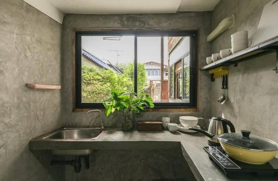 A Pousada Nearthepark Backpack House Chiang Mai Exterior foto