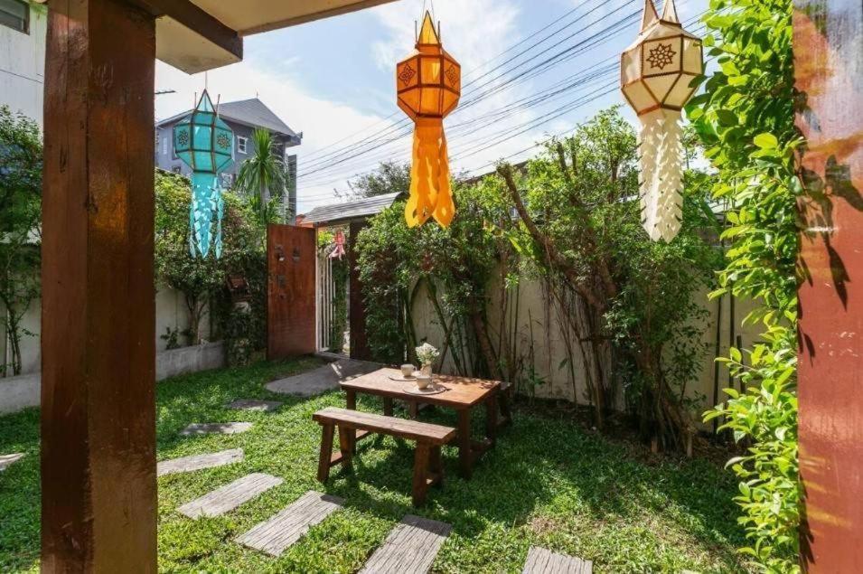 A Pousada Nearthepark Backpack House Chiang Mai Exterior foto
