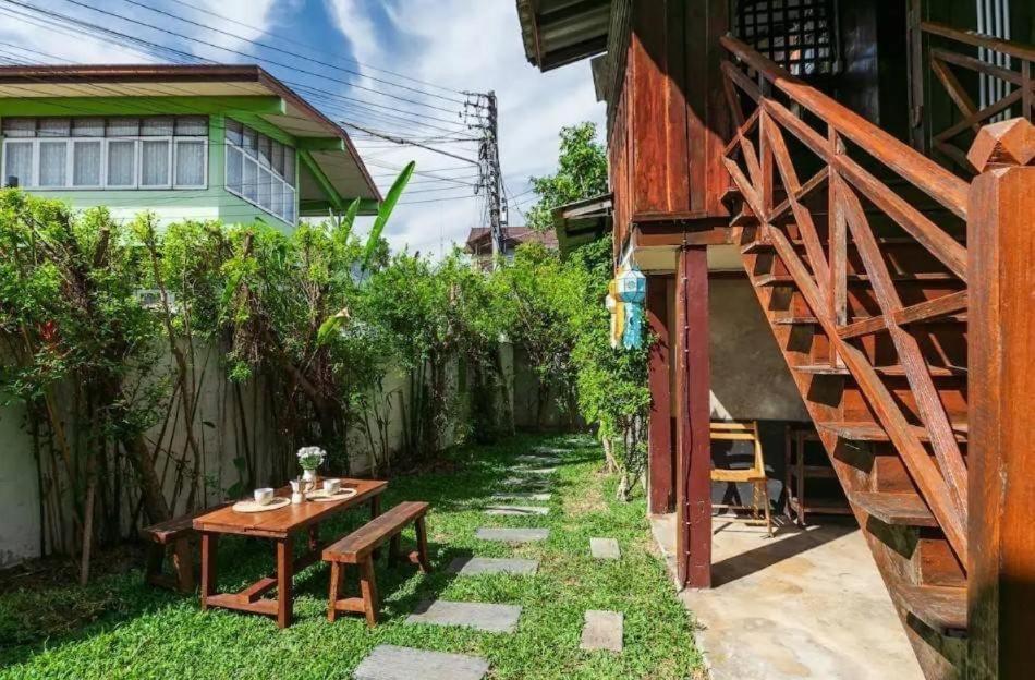 A Pousada Nearthepark Backpack House Chiang Mai Exterior foto