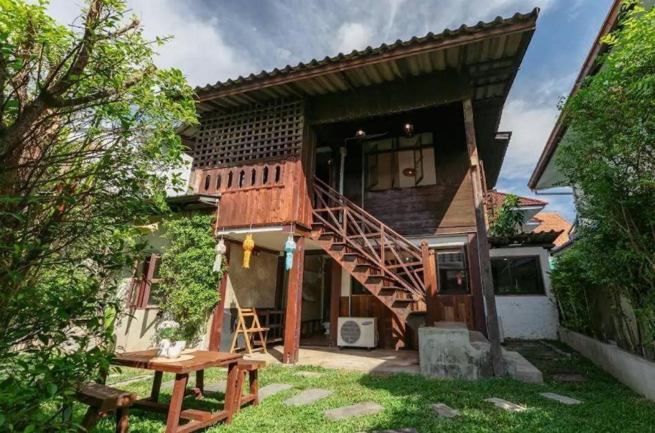 A Pousada Nearthepark Backpack House Chiang Mai Exterior foto